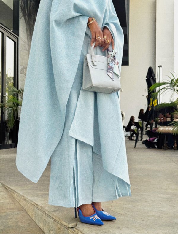 The Robe - Image 9